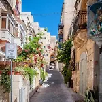 דירה Comfortable 3br In The Centre Of By 360 Estates *