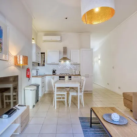 Comfortable 3br In The Centre Of By 360 Estates Διαμέρισμα Σλιέμα