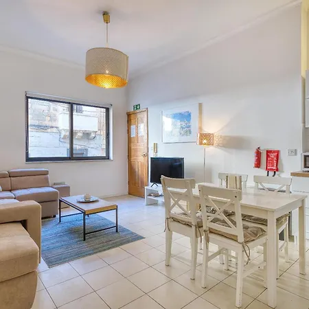 Comfortable 3br In The Centre Of By 360 Estates