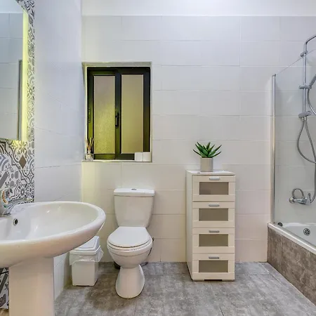 Comfortable 3br In The Centre Of By 360 Estates *