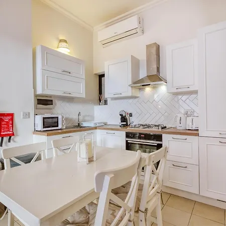 Comfortable 3br In The Centre Of By 360 Estates Σλιέμα