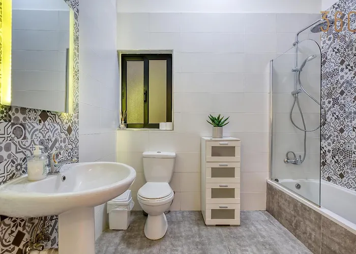 Comfortable 3br In The Centre Of By 360 Estates *