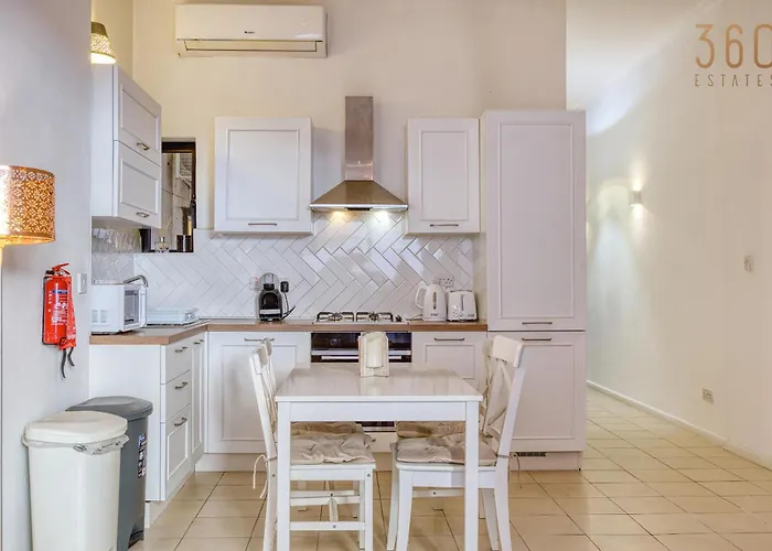 Comfortable 3br In The Centre Of By 360 Estates Διαμέρισμα *