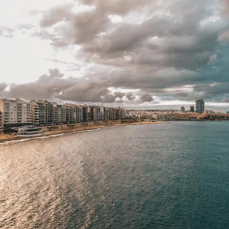 דירה Comfortable 3br In The Centre Of By 360 Estates *